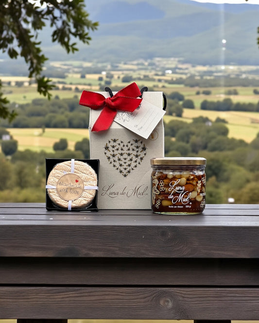 Miel con Frutos Secos y Queso Maduro — Regalo Navideño