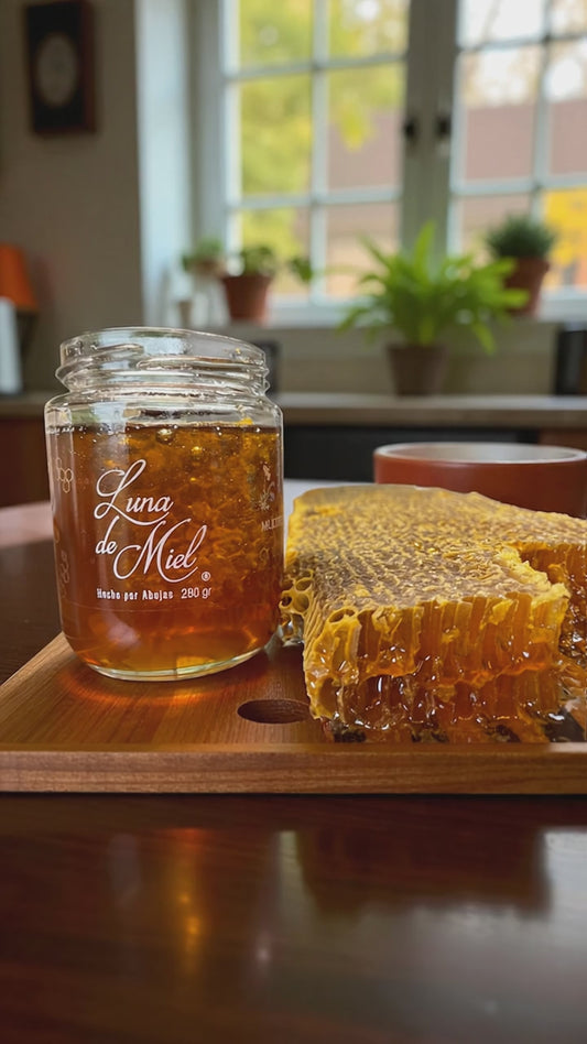 Luna de miel con panal de abejas