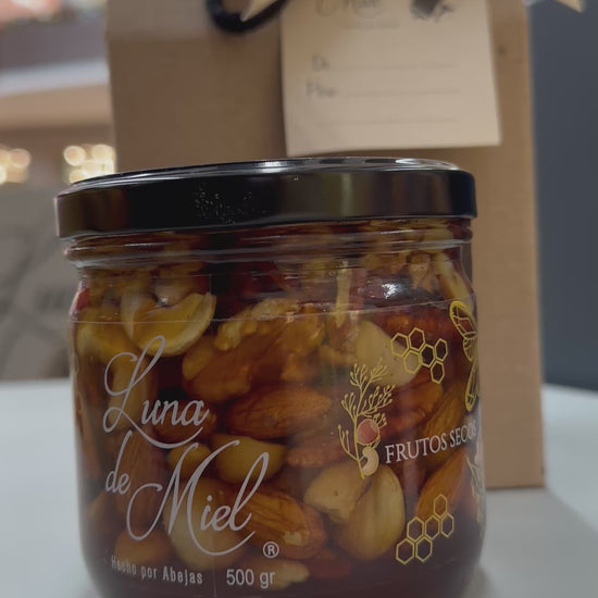 Miel con frutos secos